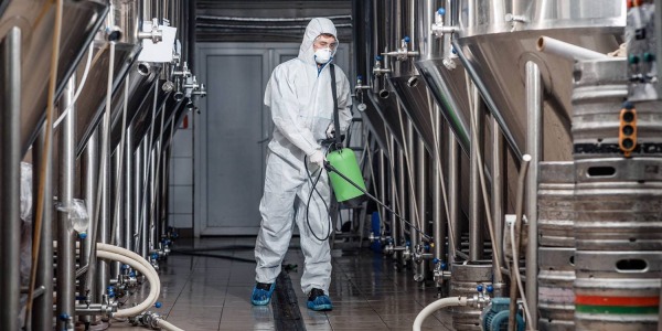 Detergents i desinfectants amb amina terciària per la indústria alimentària